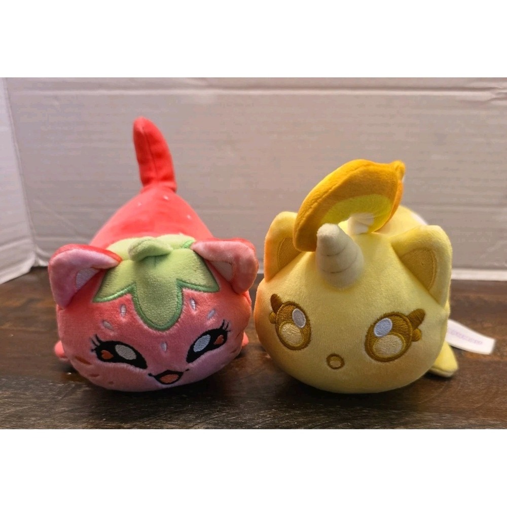 Aphmau MeeMeows Plush Lot of 2 Strawberry Cat & Yellow Unicorn Cat Mini 6"